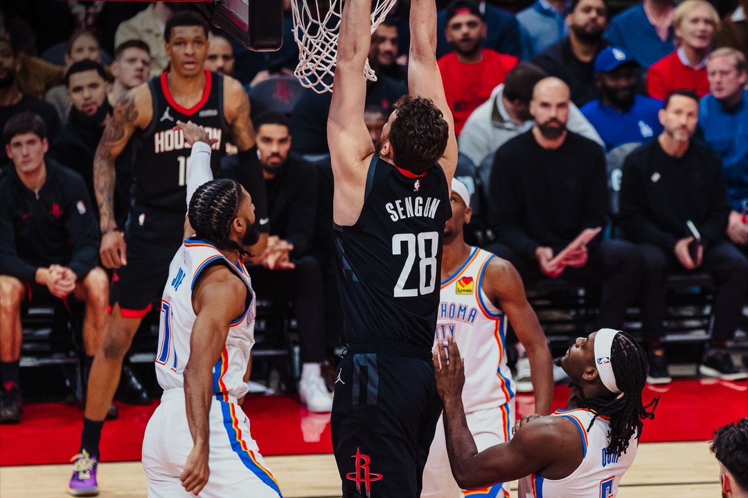 开云官网-60个篮板还是输了！火箭队进攻持续低迷，被亚历山大嘲讽排名！
