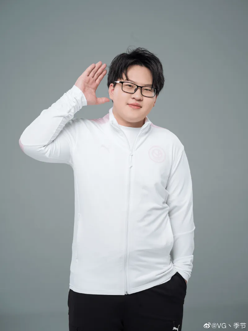 开云平台-季节发文：就算仇人见到我错过了高铁，也该释怀了吧！